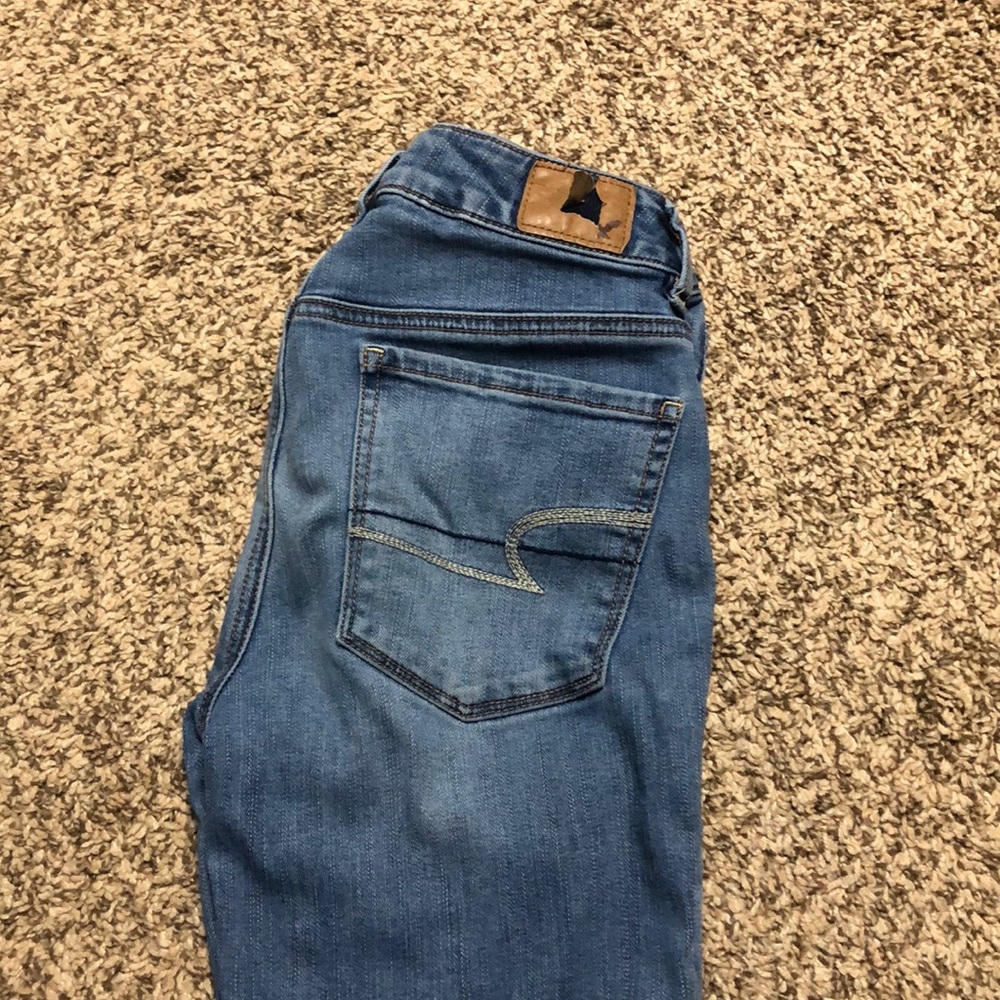 AMERICAN EAGLE JEANS